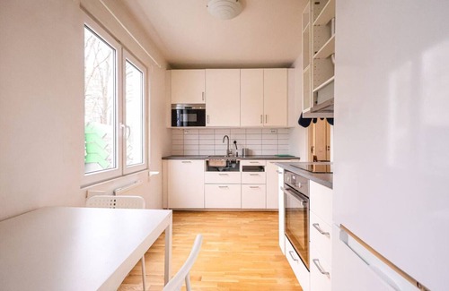Kyrkbyn Apartment | 6 Beds For Workers - 3BR - Parking lot - Near Volvo