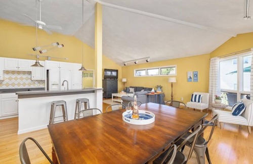 Bonnet Shores House | 6 BR Salty Beach Breeze Bonnet Bungalow