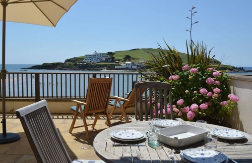 Bigbury-on-Sea Cottage | 6 BURGH ISLAND CAUSEWAY, pet friendly, with pool in Bigbury-On-Sea