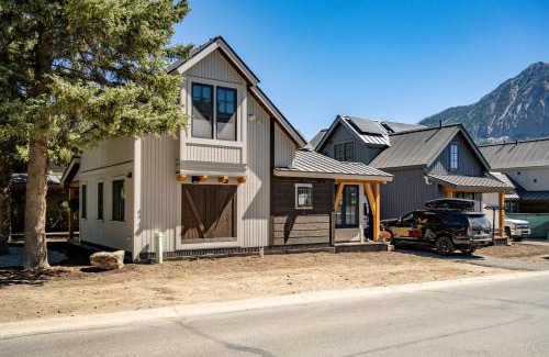 Crested Butte House | 6-Cottage Bundle at Academy Place