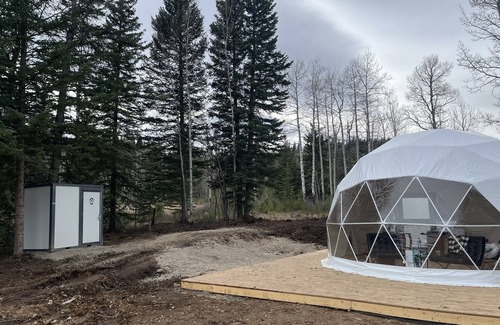 Hinton Cabin | #6 Dome - Jasper Gateway Glamping