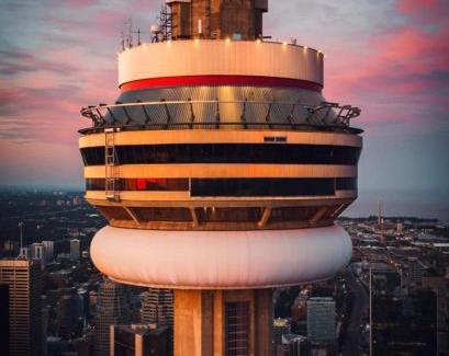 Toronto Entertainment District Apartment | 6 Guests Modern Condo with Lake Views Near CN Tower Fully Equipped