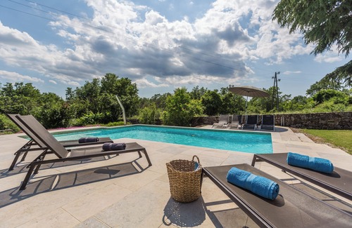 Katun Villa | 6 people, pool, large garden, family friendly, barbecue, ideal for pets