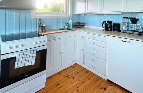 Lindas House | 6 person holiday home in LINDÅS