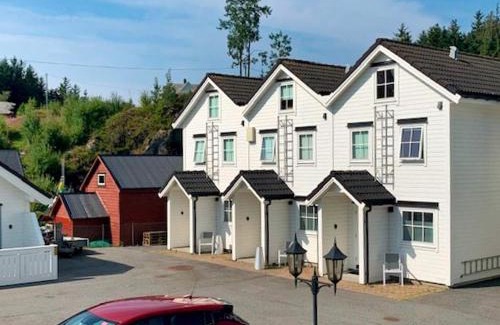 Austrheim House | 6 person holiday home in Austrheim