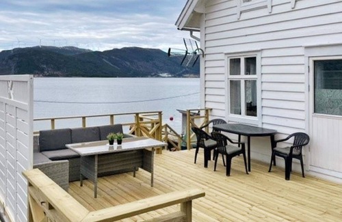 Bremanger House | 6 person holiday home in Svelgen-By Traum