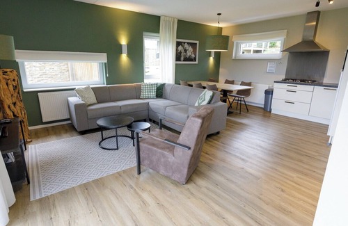 Heimbach Villa | 6-person villa Edersee with its own sauna in Dormio Resort Eifeler Tor