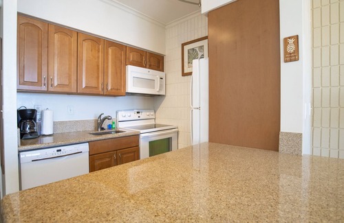 Historic Lahaina Front Street Condo | 6 th floor ocean front condo Best ocean views. Parking is extra.