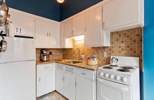 Ann Arbor Apartment | 609 E William #3 · Color and Whimsy Downtown - Sparkling Clean.