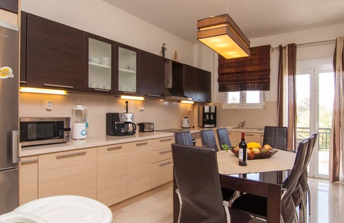 Prinos Villa | 60m2 Heated pool, hot tub, large garden, 2.5 km from the beach!