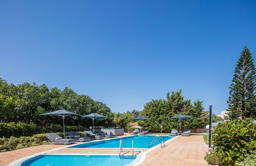 Prinos Villa | 60m2 Heated pool, hot tub, large garden, 2.5 km from the beach!
