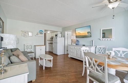 Wildwood Crest Condo | 6201 Ocean Ave, Unit 204 - The Nassau Inn