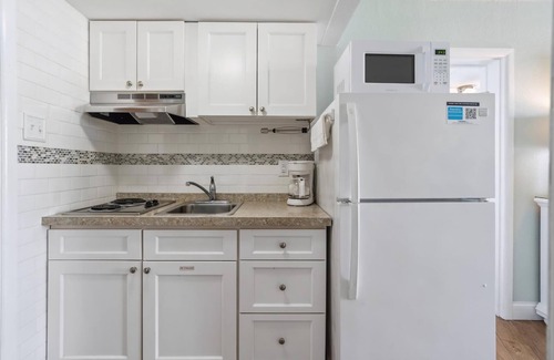 Wildwood Crest Condo | 6201 Ocean Ave, Unit 204 - The Nassau Inn