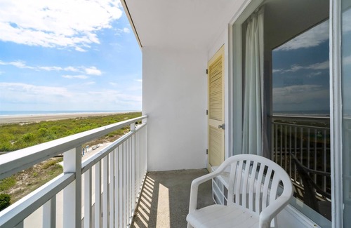 Wildwood Crest Condo | 6201 Ocean Ave, Unit 511 - The Nassau Inn