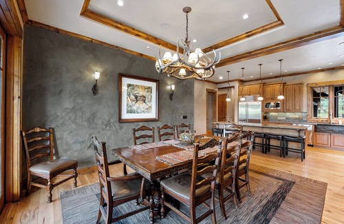 Cle Elum Cabin | 6300, SF 7 Bdr w/Pool, Hot Tubs, Golf Sim, Bar and Huge Game Room on Prospector