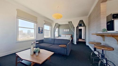 Tenderloin House | 631 O'farrell Steet #1516