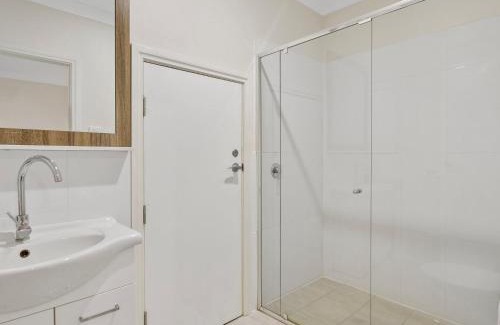 Normanville House | 6A Turnberry Drive