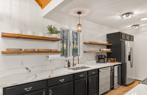 Massanutten House | 6BR Designer Home in Massanutten with Hot Tub, Sauna