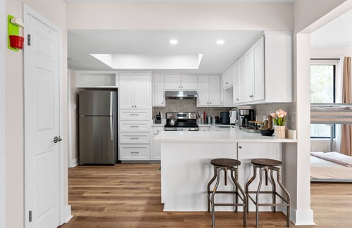 Barrington Oaks House | 6BR ~Heated Pool/Hot tub/Pool Table/Ping Pong Table Arcade w/Ball Pit NearDomain