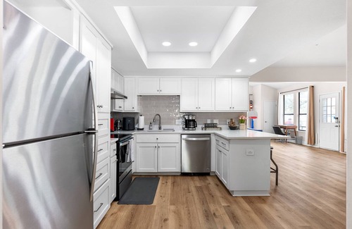 Barrington Oaks House | 6BR ~Heated Pool/Hot tub/Pool Table/Ping Pong Table Arcade w/Ball Pit NearDomain