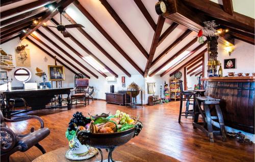 Sestanovac House | 7 Bedroom Gorgeous Home In Grabovac