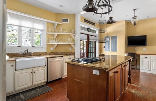 Gainesville House | 7 BR/7 BA, Huge Porches, Perfect for an Event