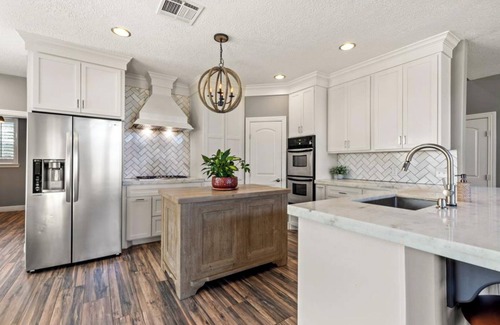 Atascocita House | 7-BR Lakeside Bliss Pool & Spa 30 Mins Downtown SG1