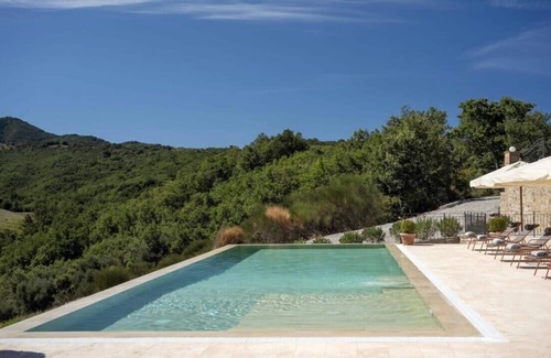 Cinigiano Villa | 7 Ensuite Bedrooms Luxury Mansion in Tuscany