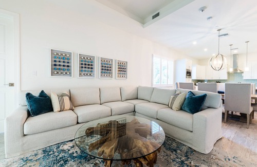 West Bay Condo | 7 Mile Beach Private Beach Club. Ocean views from Roof Terrace and Pool Pavilion