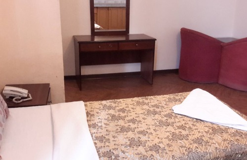 Piazza Hotel | 70 Dereja Hotel