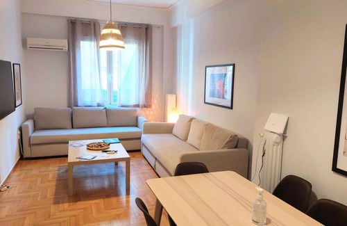 Plaka Apartment | 70 m² Apartment ∙ 2 bedrooms ∙ 10 guests