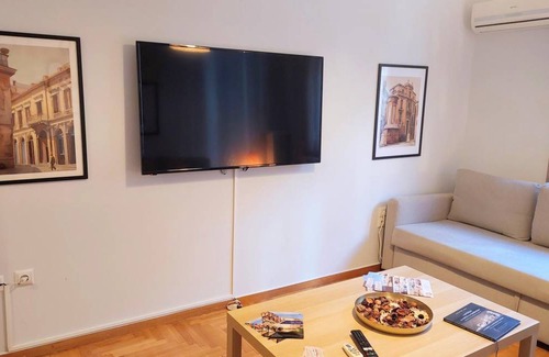 Plaka Apartment | 70 m² Apartment ∙ 2 bedrooms ∙ 10 guests