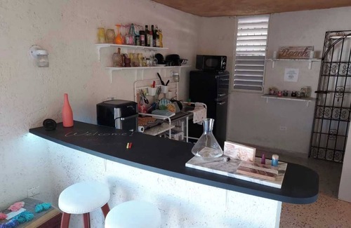 Mediania Baja Apartment | 70's Cozy apt for Retreat*7min from the beach