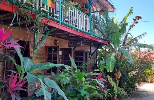 Mediania Baja Apartment | 70's Cozy apt for Retreat*7min from the beach