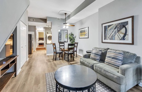 Soulard Apartment | 715a - Settle into Soulard! 4 beds 2 full baths
