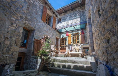 Saint-Michel-de-Boulogne House | 75m2 duplex + terraces - spa access - Thai massages - table d'hôte .