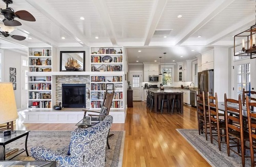 The Pines House | 7Bdrm/6bath House - 2 Blocks to the Beach