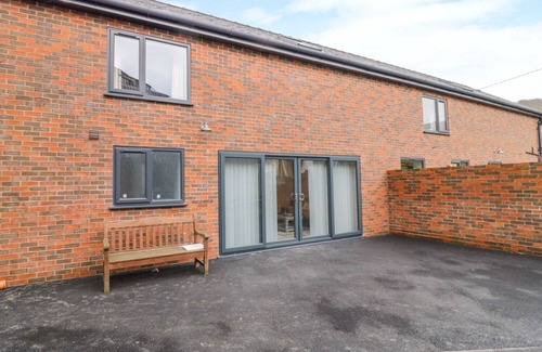 Caersws House | 7EVERN @ PORTH FARM, pet friendly, with a garden in Caersws