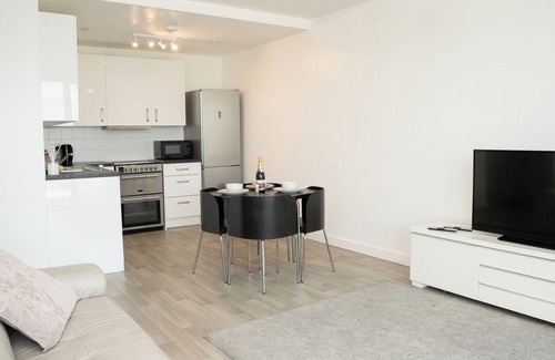 Thames Apartment | 7th Floor Apartment in East London