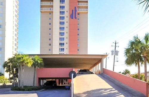 Destin Condo | 7th-floor Gulf-front Condo in heart of Destin with pool & beach boardwalk