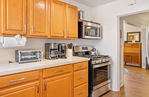 Paso Robles House | 7th Street Sanctuary-Your Secluded Hideaway in Downtown District!