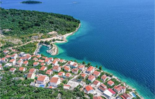 Okrug Donji House | 8 Bedroom Gorgeous Home In Okrug Donji