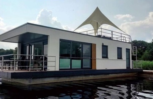 Vetschau/Spreewald Boat Rental | 8. floating vacation home Milan - Floating vacation homes Gräbendorfer See