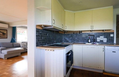 Save Apartment | 8 guests, free parking & wifi