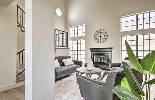 Glendale House | 8 mi to Westgate Family-Friendly Glendale Home!