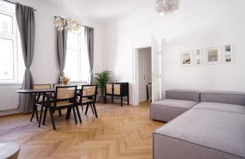 Neubau Apartment | 8 Minutes to Inner City I 5 Min walk to Metro I Wifi