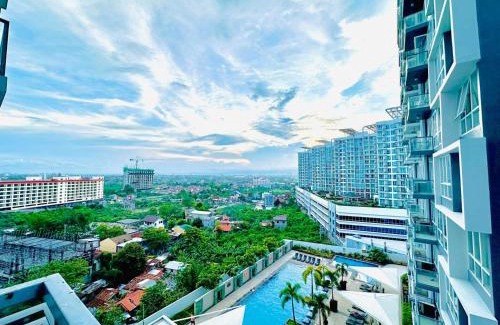 Lapu-Lapu Hotel | 8 Newtown Boulevard by Hiverooms