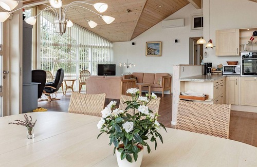 Spøttrup House | 8 person holiday home in Spøttrup
