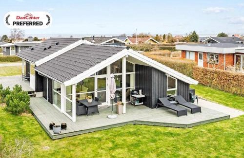 Skastrup Strand House | 8 person holiday home in Bogense-By Traum