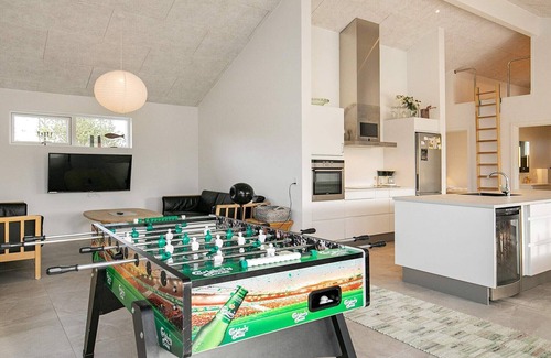 Bratten Strand House | 8 person holiday home in Jerup